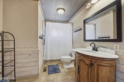Bath - 3240 Cartwright Rd, Reno, NV 89521 photo 2 of 2