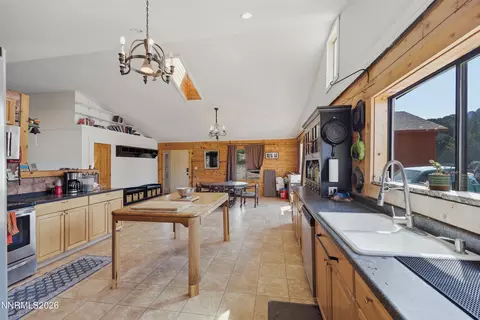 Kitchen - 3240 Cartwright Rd, Reno, NV 89521 photo 3 of 3
