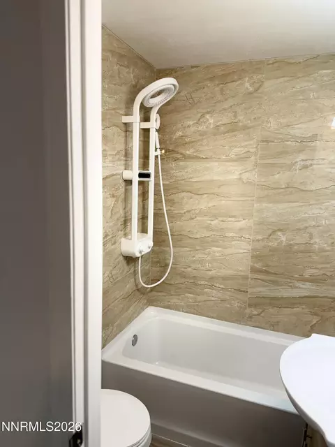 Bath - 580 E Huffaker Ln, Reno, NV 89511 photo 3 of 6