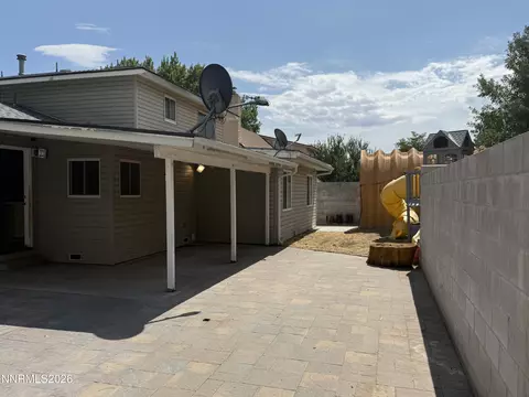 Exterior - 580 E Huffaker Ln, Reno, NV 89511 photo 3 of 10