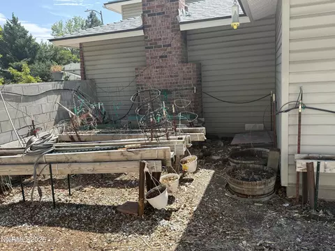 Exterior - 580 E Huffaker Ln, Reno, NV 89511 photo 10 of 10