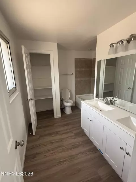 Bath - 580 E Huffaker Ln, Reno, NV 89511 photo 1 of 6