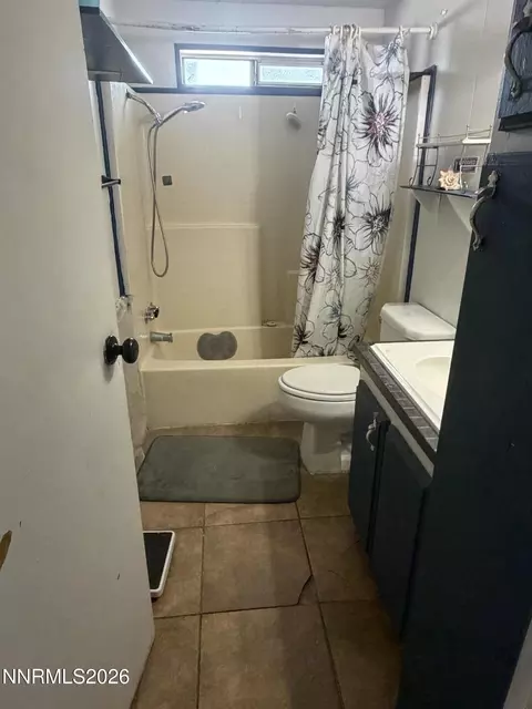 Bath - 1201 Gummow Dr, Fallon, NV 89406 photo 1 of 1