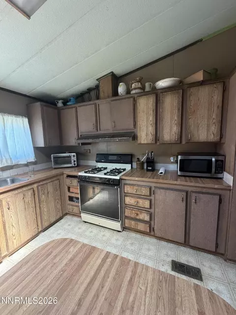 Kitchen - 1201 Gummow Dr, Fallon, NV 89406 photo 2 of 2