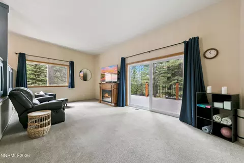 Living - 210 Beverly Rd, Stateline, NV 89449 photo 2 of 4