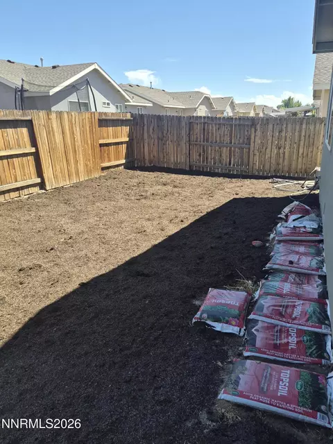 Exterior - 1247 Deerfield Dr, Fallon, NV 89406 photo 6 of 10