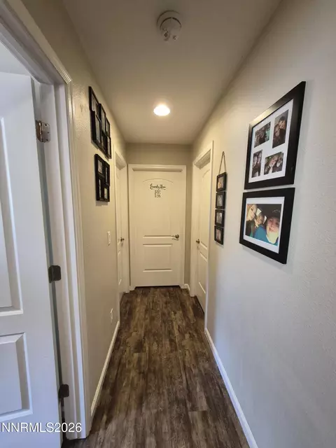 Entry Way - 1247 Deerfield Dr, Fallon, NV 89406 photo 5 of 6