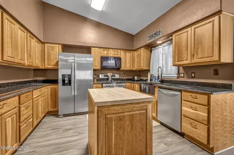 Kitchen - 185 Henley Ct, Fallon, NV 89406 photo 1 of 5