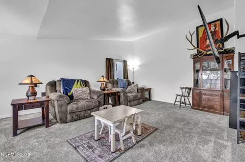 Living - 185 Henley Ct, Fallon, NV 89406 photo 2 of 4
