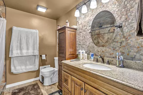 Bath - 185 Henley Ct, Fallon, NV 89406 photo 1 of 3