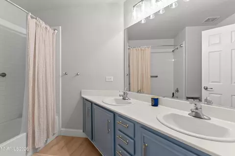 Bath - 21103 Mount Evans Dr, Reno, NV 89508 photo 5 of 5