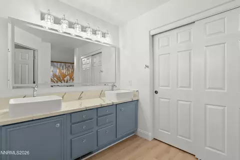 Bath - 21103 Mount Evans Dr, Reno, NV 89508 photo 4 of 5