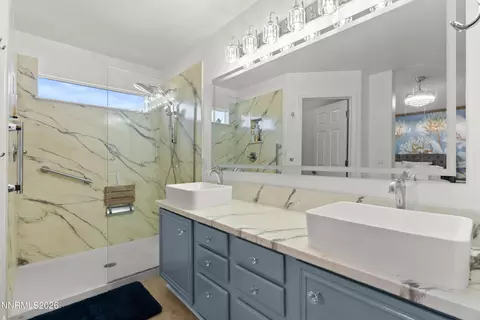 Bath - 21103 Mount Evans Dr, Reno, NV 89508 photo 3 of 5