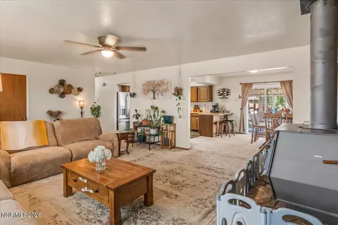 Living - 6975 Cox Rd, Fallon, NV 89406 photo 2 of 5