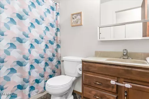 Bath - 6975 Cox Rd, Fallon, NV 89406 photo 2 of 3