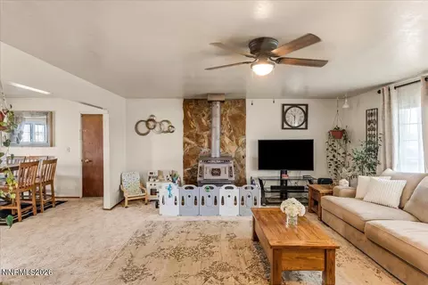Living - 6975 Cox Rd, Fallon, NV 89406 photo 3 of 5