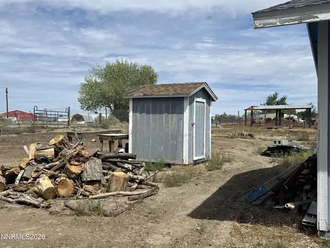 Exterior - 6975 Cox Rd, Fallon, NV 89406 photo 6 of 9