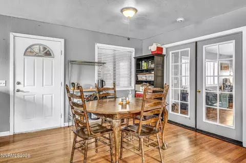 Dining - 193 Mule Deer Rd, Coleville, CA 96107 photo 4 of 6