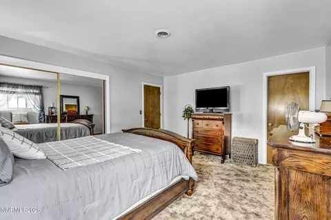 Bedroom - 193 Mule Deer Rd, Coleville, CA 96107 photo 3 of 10
