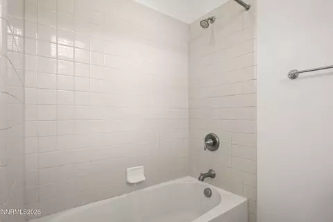 Bath - 401 Alysheba Ct, Reno, NV 89521 photo 3 of 3