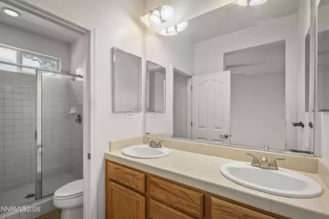 Bath - 401 Alysheba Ct, Reno, NV 89521 photo 1 of 3