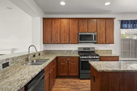 Kitchen - 401 Alysheba Ct, Reno, NV 89521 photo 3 of 5