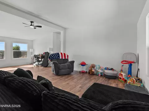 Living - 4320 Margoree Ln, Fallon, NV 89406 photo 2 of 5