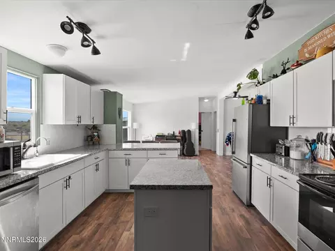 Kitchen - 4320 Margoree Ln, Fallon, NV 89406 photo 5 of 6