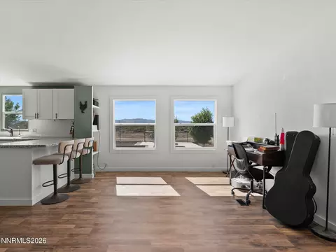 Living - 4320 Margoree Ln, Fallon, NV 89406 photo 4 of 5