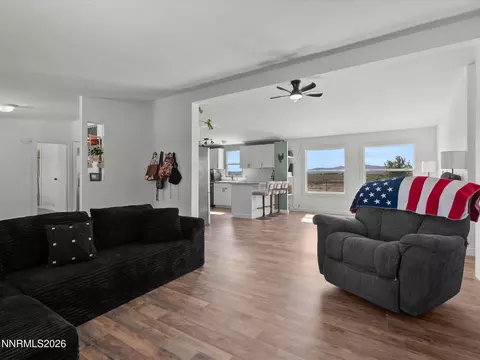 Living - 4320 Margoree Ln, Fallon, NV 89406 photo 3 of 5