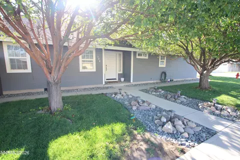 396 Sprague Dr, Yerington, NV 89447