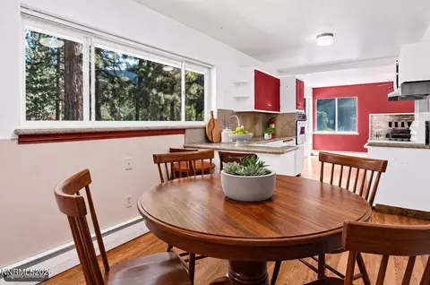 Dining - 170 Pine Ridge Dr, Stateline, NV 89449 photo 2 of 2