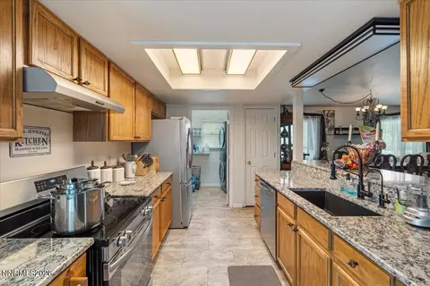Kitchen - 1435 Dixie Dr, Fallon, NV 89406 photo 3 of 5