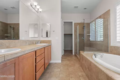 Bath - 2665 Mule Cir, Reno, NV 89521 photo 1 of 2