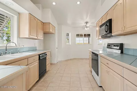 Kitchen - 717 Noel Ln, Fallon, NV 89406 photo 2 of 4