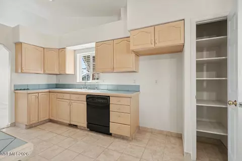 Kitchen - 717 Noel Ln, Fallon, NV 89406 photo 4 of 4