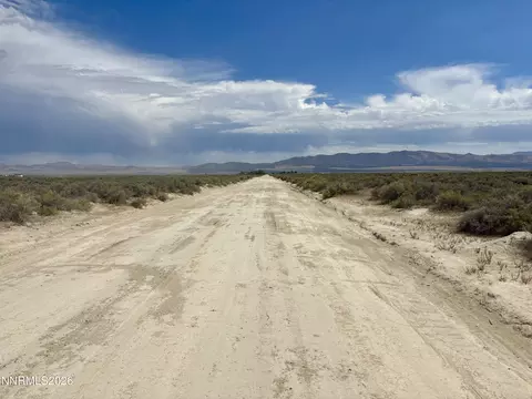 6700 Cheyenne Dr, Winnemucca, NV 89445