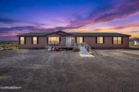 1985 Fir St, Silver Springs, NV 89429