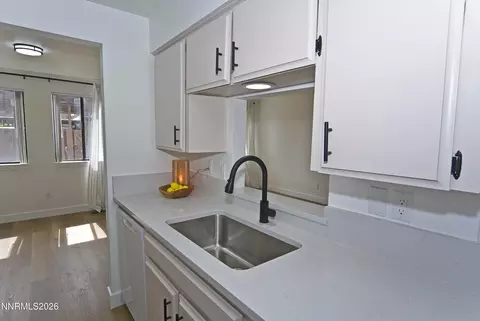 121 Lake Glen Dr, Carson City, NV 89703