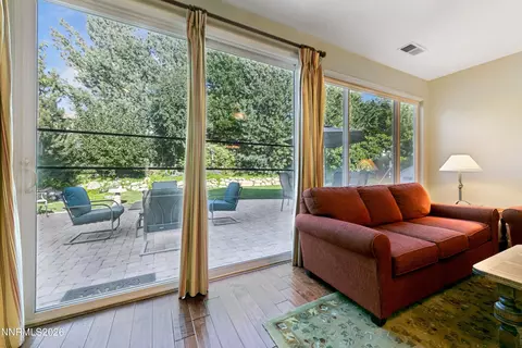 Living - 14080 Tagor Rd, Reno, NV 89521 photo 3 of 4