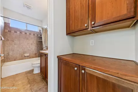 Bath - 14080 Tagor Rd, Reno, NV 89521 photo 4 of 8