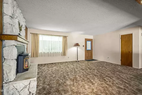 Living - 22875 Carriage Dr, Reno, NV 89521 photo 3 of 7