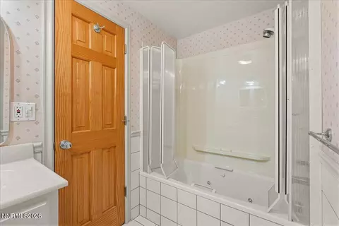 Bath - 7190 Bluestone Dr, Reno, NV 89511 photo 3 of 3
