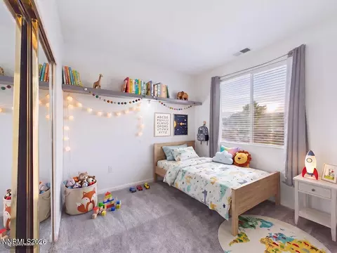 Bedroom - 10443 Summershade Ln, Reno, NV 89521 photo 2 of 11
