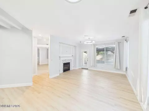 Living - 10443 Summershade Ln, Reno, NV 89521 photo 3 of 8