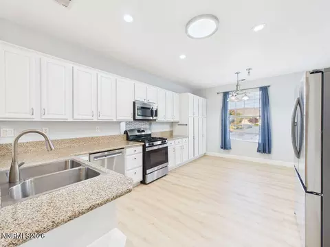Kitchen - 10443 Summershade Ln, Reno, NV 89521 photo 1 of 6