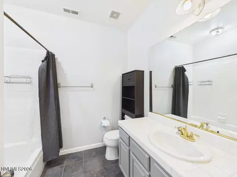 Bath - 10443 Summershade Ln, Reno, NV 89521 photo 4 of 4