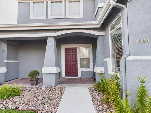 Exterior - 10443 Summershade Ln, Reno, NV 89521 photo 4 of 5