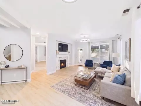 Living - 10443 Summershade Ln, Reno, NV 89521 photo 2 of 8