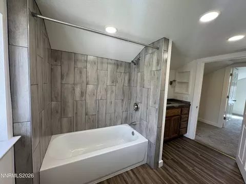 Bath - 361 E Stillwater Ave, Fallon, NV 89406 photo 2 of 3